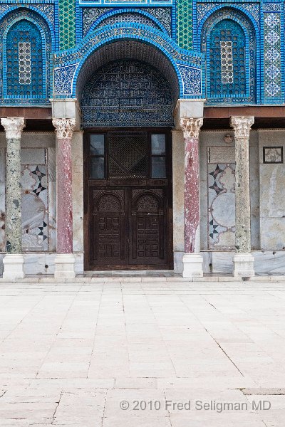 20100408_095356 D300.jpg - Doorway, Dome of the Rock and some of the tile work